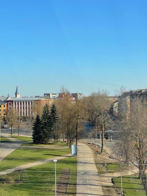 New Apartment With A View In The Town Center Narva Dış mekan fotoğraf